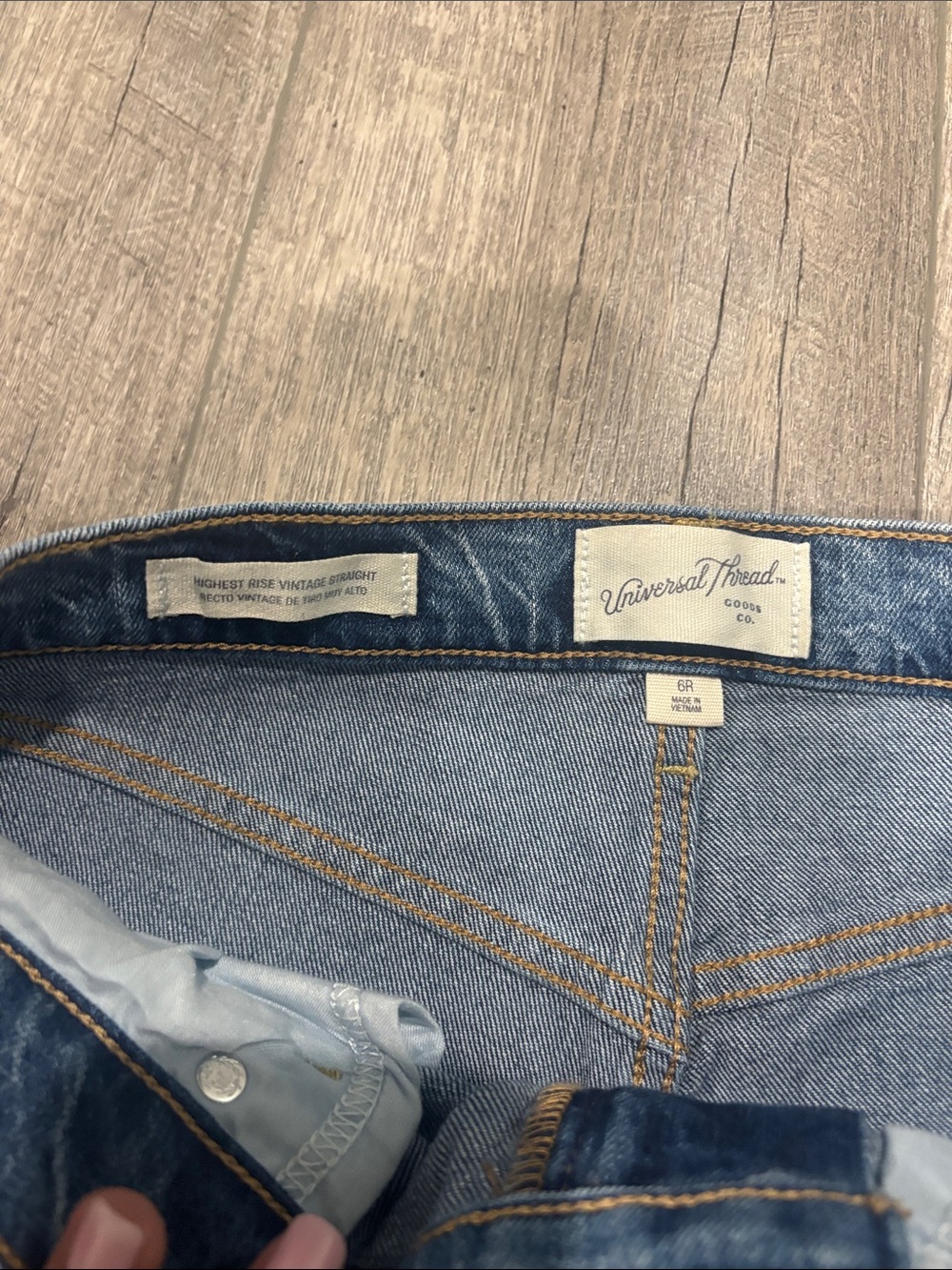 Universal Thread Light Blue Straight Leg Jeans with Gold Heart Studs - Picture 4 of 4